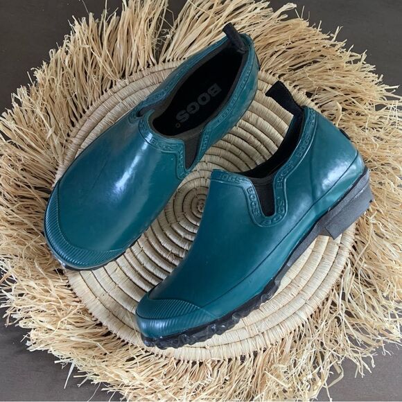 BOGS Women’s Rue Solid Gum Bottom Slip On Rubber Boot Clogs Blue Size 6 - Picture 1 of 12